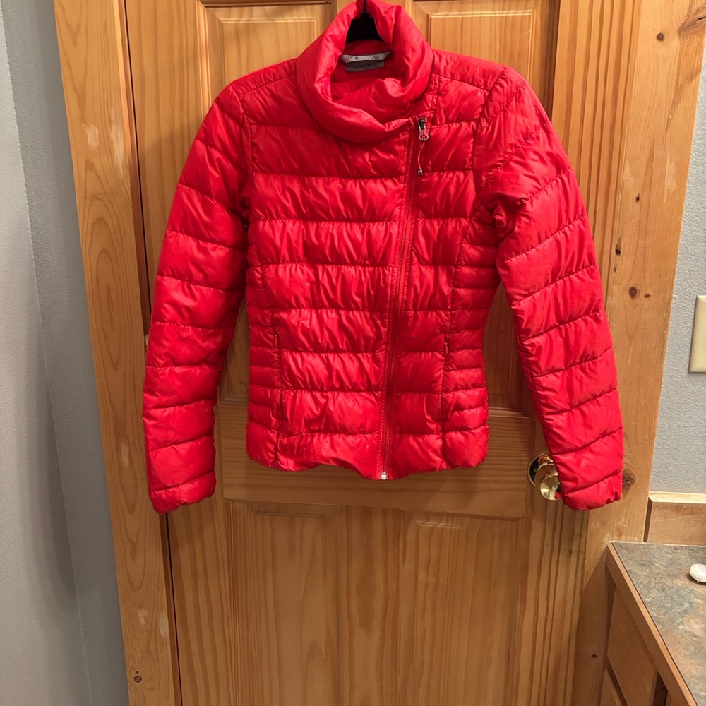 Athleta Vibrant Red Women's Puffer Jacket